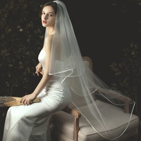 Voile de mariée élégant classique en satin avec bordure, sans peigne, 2401-860-8