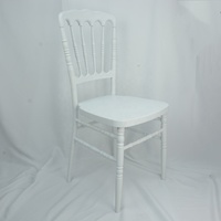 Chaise Napoléon en résine blanche de haute qualité pour événements, capacité de 450 kg (1000 lb), idéale pour les banquets de mariage et les réceptions d'hôtels de luxe