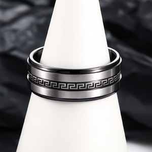 Herren Breiter Edelstahlring Zweifarbig Schwarz Silber Griechischer Schlüsselmuster Gebürsteter Ring Retro Fingerring Verschiedene Größen Modeschmuck - Product Image 4