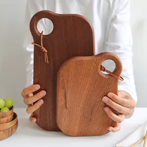 Natural Wood Customized Big Circle Design Cutting Board Wood Acacia Wood Chopping Board With Ring