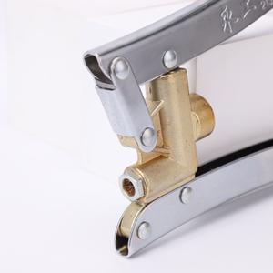 Pistolet à <span class=keywords><strong>graisse</strong></span> manuel à bas prix 410MM Capacité réglable Petite taille Alliage d'aluminium/tuyau en acier Comprend des accessoires 1 an - Product Image 5