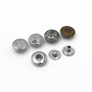 วัสดุสั่งทำพิเศษ ผิวเรียบเนียน โครงสร้างมั่นคง ใช้งานง่าย ประกอบสะดวก กระเป๋าแบบสั่งทำ กระดุมแป๊กแบบสั่งทำ - Product Image 2