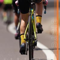 Chaussettes mi-mollet tricotées respirantes pour hommes et femmes avec logo sur le revers, idéales pour le cyclisme et la vélo-équitation (vente en gros)