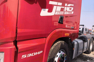 Camion tracteur Shacman 6x4 Diesel à transmission manuelle, capacité de charge 41-50t, d'occasion, conduite à gauche, suspension pneumatique, siège 360°, caméra arrière - Product Image 5