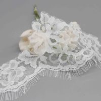 Dentelle en nylon et élasthanne romantique avec grandes festons floraux pour lingerie de mariée et vêtements de nuit