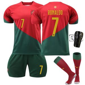 Ensemble de maillots de football Portugal domicile 2223, n°7 Cristiano Ronaldo, n°8 Bruno Fernandes, n°23 Félix, polyester, adulte homme - Product Image 1