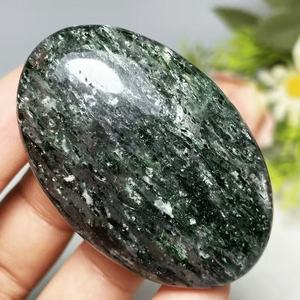 Piedra de Cuarzo Fantasma Verde para Jardín, Piedra de Palma Pulida con Patrón Floral, Gema Curativa DIY, Cristal para Manualidades y Decoración del Hogar, Venta al por Mayor - Product Image 1