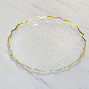 แผ่นรองชาร์จ<span class=keywords><strong>พลาสติก</strong></span>ใสแบบใช้<span class=keywords><strong>แล้ว</strong></span><span class=keywords><strong>ทิ้ง</strong></span> ขอบสีทอง สำหรับงานแต่งงาน - Product Image 6