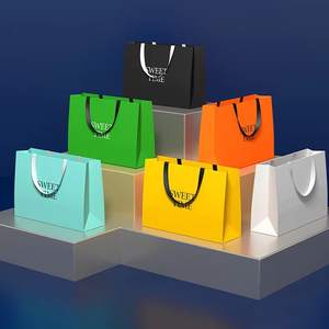 Sacs cadeaux en papier kraft de luxe personnalisés avec poignées, finition mate écologique, logo personnalisé pour les petites entreprises - Product Image 4