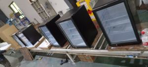 Réfrigérateur commercial Nuelead NE-70C Magic Chef Mini Fridge avec table latérale, présentoir de boissons, hôtel, 70L, porte en verre, compresseur - Product Image 6