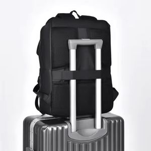 Sac de voyage de grande capacité, sac de sport décontracté pour homme, sac à dos pour ordinateur portable imperméable et antivol - Product Image 3