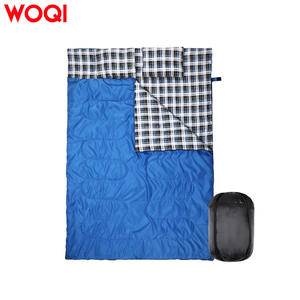 Saco de dormir rectangular Woqi de 3 estaciones, azul, de poliéster transpirable, estilo sobre, con almohadas, para camping, senderismo y viajes. - Product Image 1