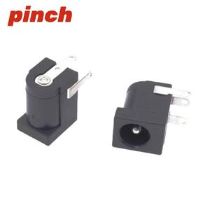 Conector Hembra de Alimentación CC Pinch de 5.5-2.1/5.5-2.5mm con Protección de Aislamiento para Electrónica - Product Image 3