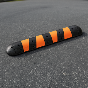 Reductor de velocidad modular de caucho de 72 pulgadas de largo y 60 mm de altura para entradas de asfalto con tapas de extremo - Product Image 2