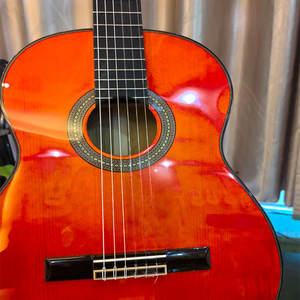 Guitarra Flamenca Española Popular de Color Naranja con Tapa Sólida - Product Image 3