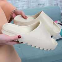 2024 nouveau Logo personnalisé unisexe EVA sandales mousse à mémoire nuage chaussures chaussures originales diapositives maison pantoufles pour femmes et hommes