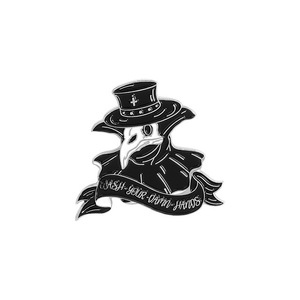 Pin de solapa personalizado de metal chapado en oro rosa con esmalte duro y suave, diseño de Doctor de la Peste - Product Image 6
