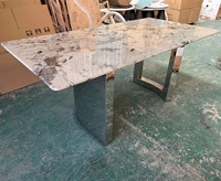 Table de salle à manger rectangulaire en marbre avec plateau en acier inoxydable et miroir, design de créateur, en promotion