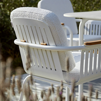 Ensemble de table et chaises de jardin en aluminium durable et moderne pour hôtel et villa