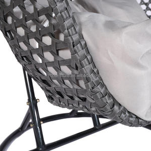 Fauteuil suspendu double Hitree en rotin pour jardin, patio, ou salon, avec structure en métal - Product Image 5
