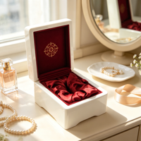 Boîte cadeau en bois laqué pour parfum, doublure intérieure en velours satiné doux, logo personnalisé pour l'emballage de flacons de parfum et la promotion de la marque