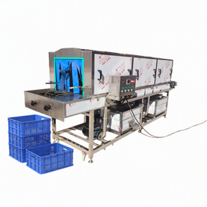 Machine de nettoyage rotative à haute pression continue pour paniers et bacs en plastique pour l'éclosion des poussins et le lavage des myrtilles - Product Image 1