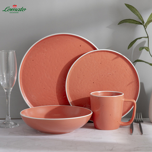 Juego de vajilla de cerámica artesanal Platos y cuencos de esmalte reactivo Certificado por La FDA y ecológico - Product Image 1