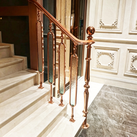 Rampe d'escalier en verre plaqué or de style français moderne et luxueux, adaptée aux villas, garde-corps en aluminium doré pour intérieur