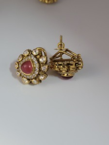 Pendientes de rubí rojo Polki hechos a mano |   Pendientes Florales de Kundan con Baño de Oro y Circonitas para Mujer - Product Image 6