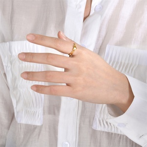 Non Tarnish Stainless Steel Chain <b>Ring</b> 18k Gold Plated Heart <b>Finger</b> <b>Ring</b> - Product Image 2