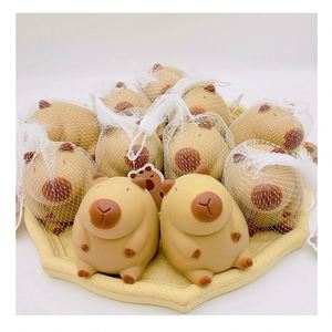 Edición Especial de Navidad, Set de Mega Squishy de Capibara Ecológico de TPR, Paquete Kawaii Divertido para Niños, Set de Regalo para Aliviar el Estrés - Product Image 1
