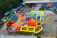Parc d'attractions extérieur commercial avec parcours d'obstacles pour enfants et adultes