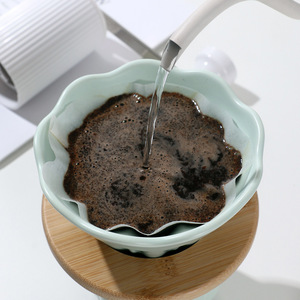 Nuevo Juego de Cafetera de Cerámica Verde Salvia, Kit de Accesorios Clásicos de Porcelana para Preparar Café, para Servir Bebidas en Casa, Cafetería o Panadería - Product Image 5