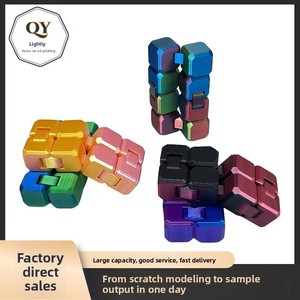 Paquete de Juguetes Antiestrés para Adultos, Cubo Mágico de Formas Extrañas, Diseñado para Reducir la Ansiedad y Mejorar la Concentración, Compañero de Escritorio Portátil y Silencioso - Product Image 5