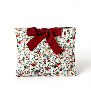 Bolsa de Maquillaje Multifuncional Personalizada, Bolsos Tote Acolchados Florales con Lazo y Cordón - Product Image 4