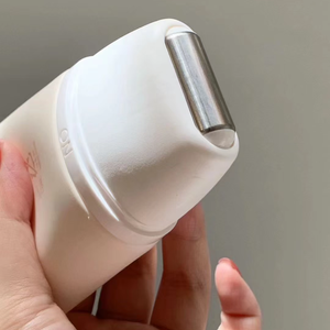 Crema para el cuidado de la piel, loción, aplicador de rodillos, embalaje para el cuidado de la piel, masaje de cuello, cosmético, tubo de plástico para apretar suave - Product Image 1