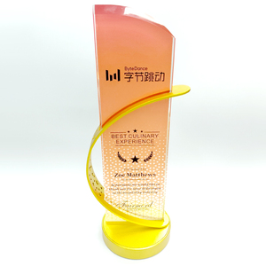 Trofeo de Cristal Transparente Exquisito 2026, Medalla de Honor por Innovación Anual, Colección UV, Diseño Industrial Internacional - Product Image 2