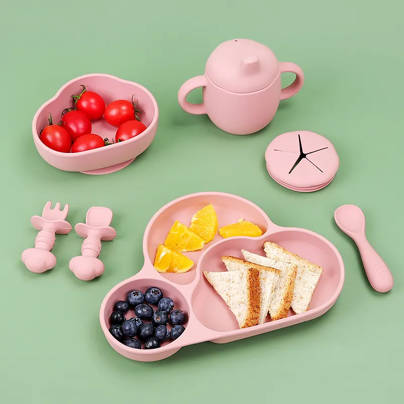 Ensemble alimentaire pour l'alimentation de bébé Ensemble en silicone pour assiettes, bol, cuillère, fourchette, bavoir, tasse pour bébé avec paille Ensemble d'alimentation pour bébé en silicone sans BPA