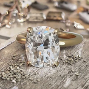 Lutser Fine Jewelry Bague double bande en or jaune 18 carats 10 carats Moissanite colorée taille coussin allongée or jaune 10 carats - Product Image 3