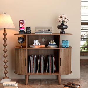 Soporte para Tocadiscos <span class=keywords><strong>de</strong></span> Madera Maciza Grande con Estación <span class=keywords><strong>de</strong></span> Carga, Puertos USB y Gabinete <span class=keywords><strong>de</strong></span> Almacenamiento <span class=keywords><strong>de</strong></span> Discos, Estilo Moderno <span class=keywords><strong>de</strong></span> Mediados <span class=keywords><strong>de</strong></span> Siglo - Product Image 1