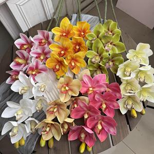 Fleurs artificielles de Cymbidium Jinxi à 6 têtes, décoration de mariage, ornement pour la maison, accessoires de photographie en extérieur - Product Image 1