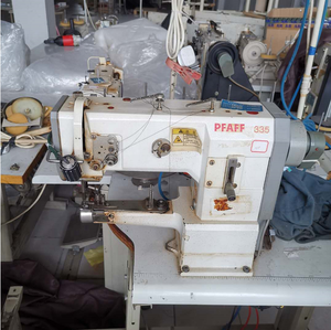 Pfaff 335 Machine à coudre à ourlet d'occasion - Product Image 2