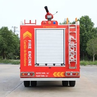 Camion de pompiers à mousse télécommandé de 8 tonnes, châssis 4x2, débit de 60 L/s, canon à eau de 70 m pour les opérations de lutte contre les incendies urbaines et industrielles