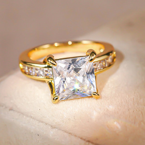 Anello T0901 in Oro Rosa con Diamante Taglio Asscher, Diamante Naturale, Gioiello Classico da Donna per Fidanzamento - Product Image 5