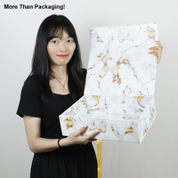 Kotak kemasan baju lipat kosmetik karton mewah pengiriman selimut bayi bahan daur ulang logo kustom