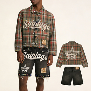 סט מכנסיים קצרים וחולצה משובצת רטרו לגברים, בהתאמה אישית, 100% כותנה, עיצוב וינטג' משופשף עם הדפס אותיות מקושטות באבני חן, מהיר לייצור - Product Image 1