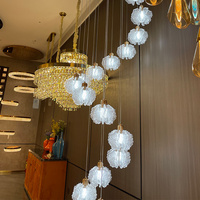 Lustre en verre à motifs floraux, luminaire suspendu personnalisé pour longues escaliers, idéal pour les plafonds hauts, villas, halls d'hôtels, décoration intérieure