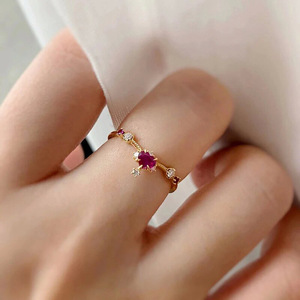 Anello Principessa con Cuore Floreale Micro Pave per Donne, Elegante Gioiello da Dito alla Moda - Product Image 2