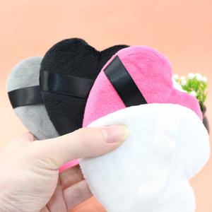 Logo personnalisé velours visage et corps blanc noir rose miroitant poudre bouffante réglage poudre ample bouffante pointu coeur poudre bouffante - Product Image 1