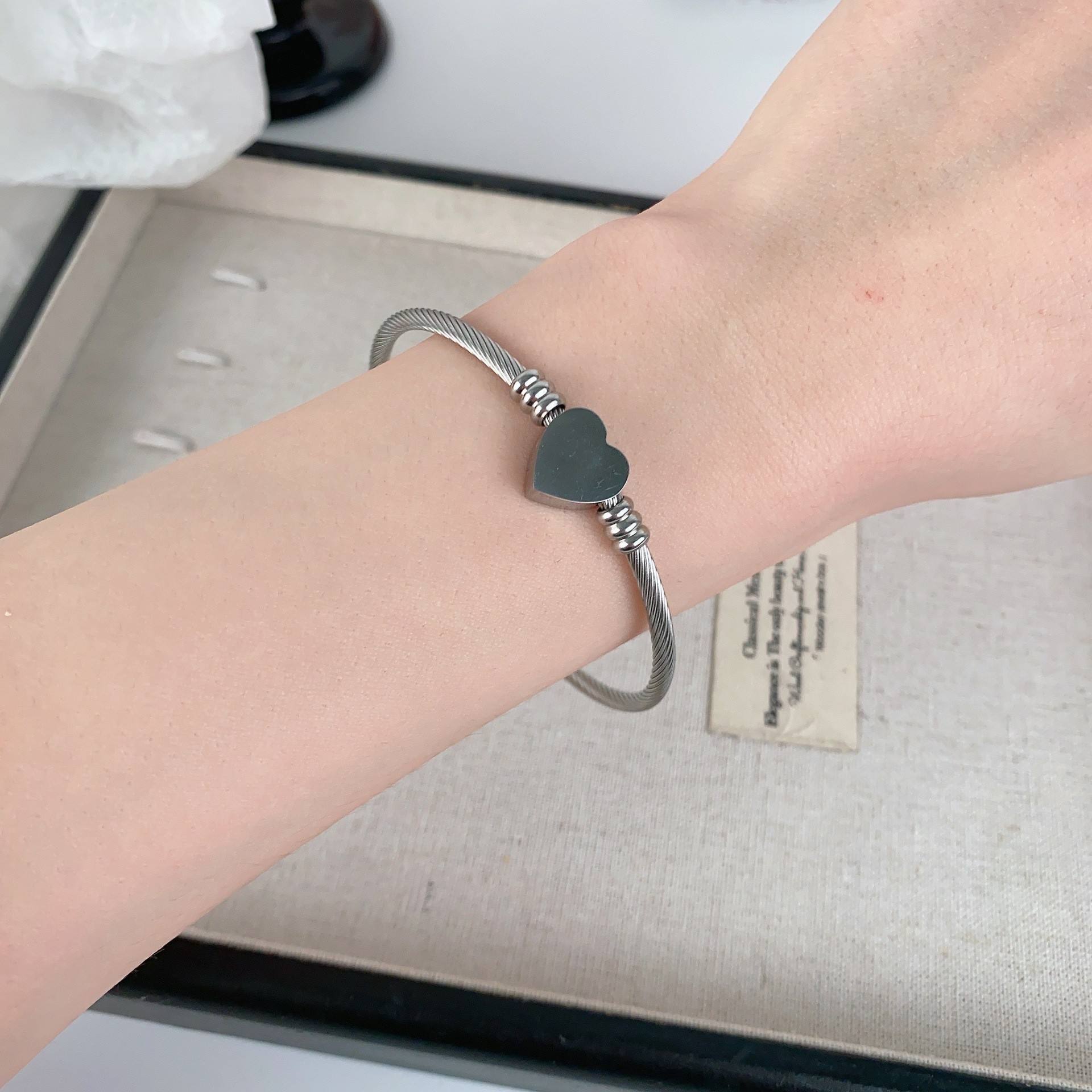 Love S1220B   Five-pointed